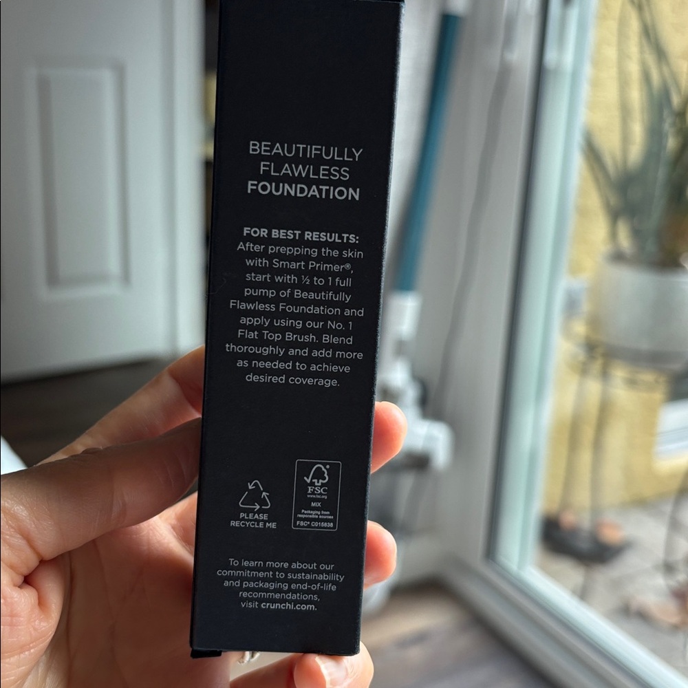Crunchi beautifully flawless foundation - Picture 3 of 5